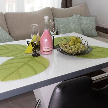 Апартамент За Гости Ивви-2 Appartement Burgas Stad Buitenkant foto