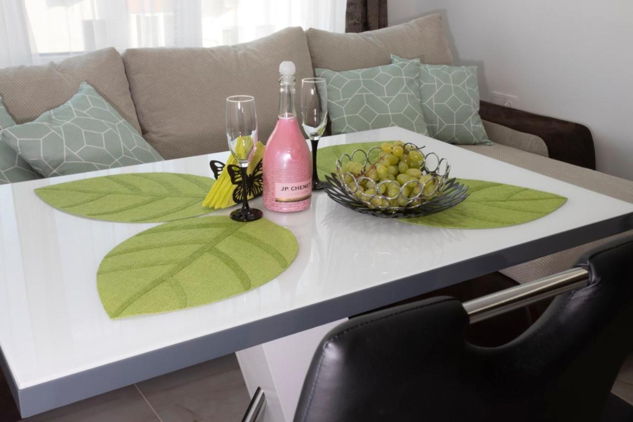 Апартамент За Гости Ивви-2 Appartement Burgas Stad Buitenkant foto